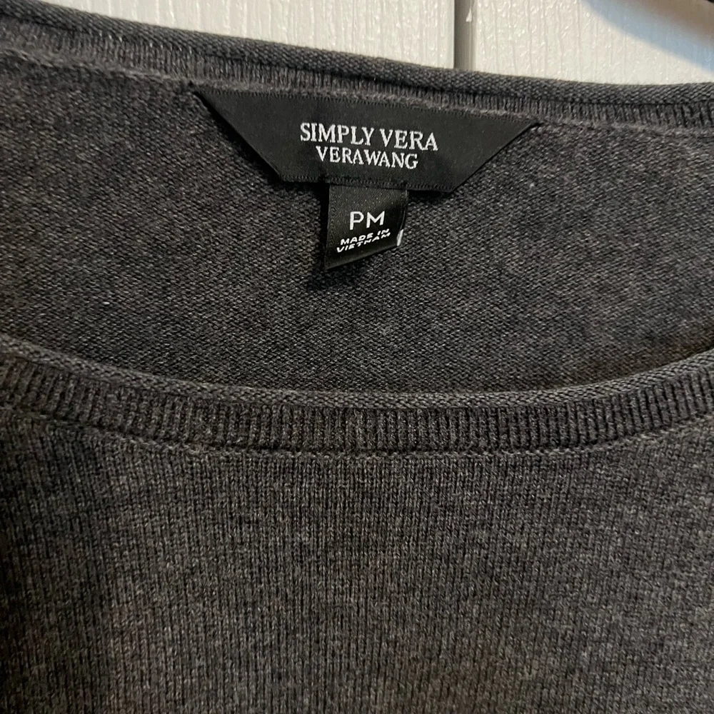 Simply Vera Vera Wang. 2Fer Gray Women's Top. Size MP - Picture 4 of 7
